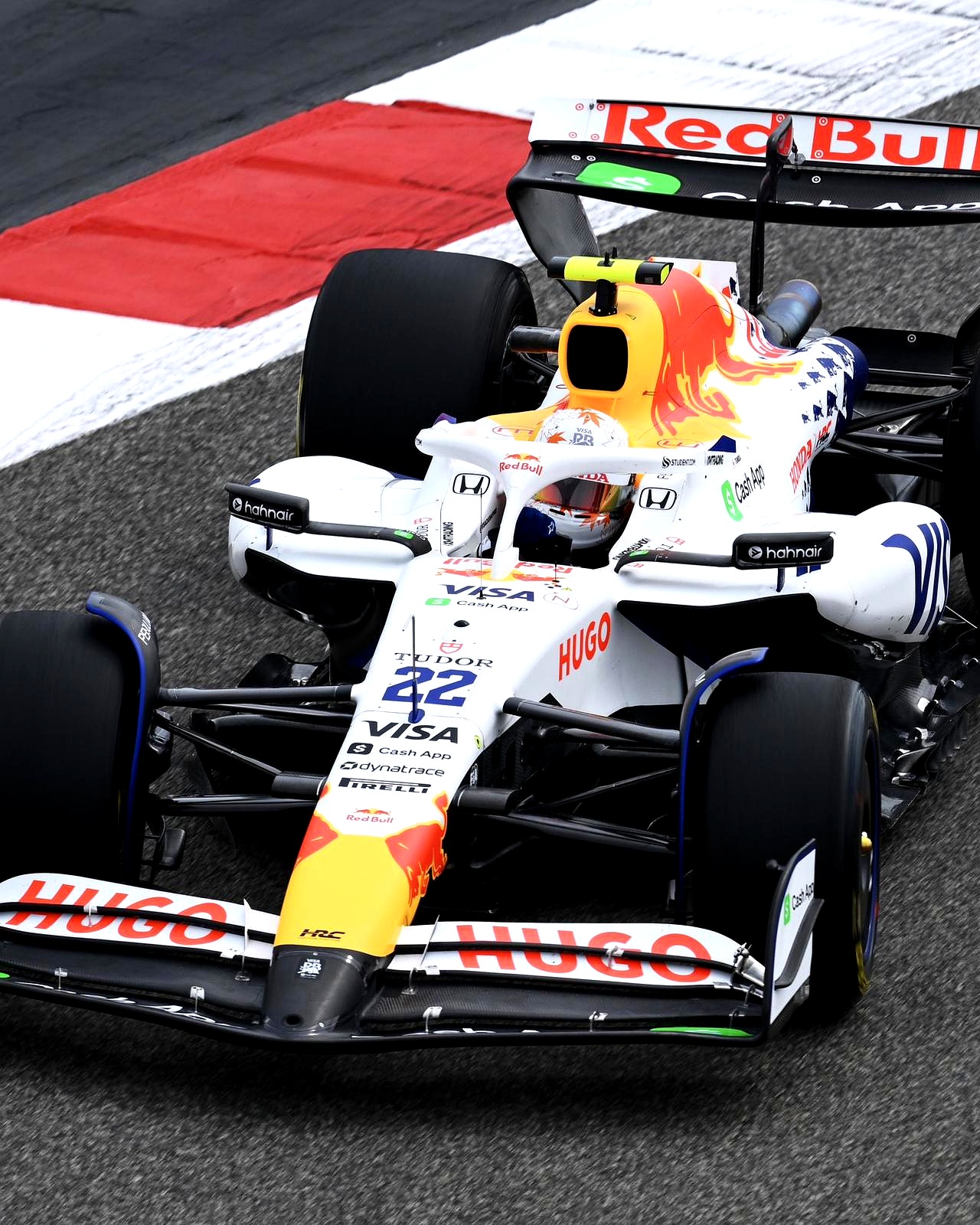 梅赛德斯翻盘阿斯顿马丁，拉塞尔带队取胜