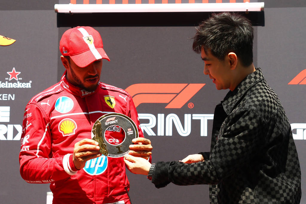 哈斯车队绝杀红牛车队,汉密尔顿高光表现 哈斯车队绝杀红牛车队,汉密尔顿高光表现