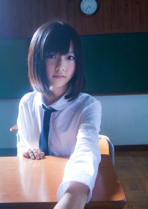 球场另一端,同样心跳,当约基奇与马克西同时按下接管键