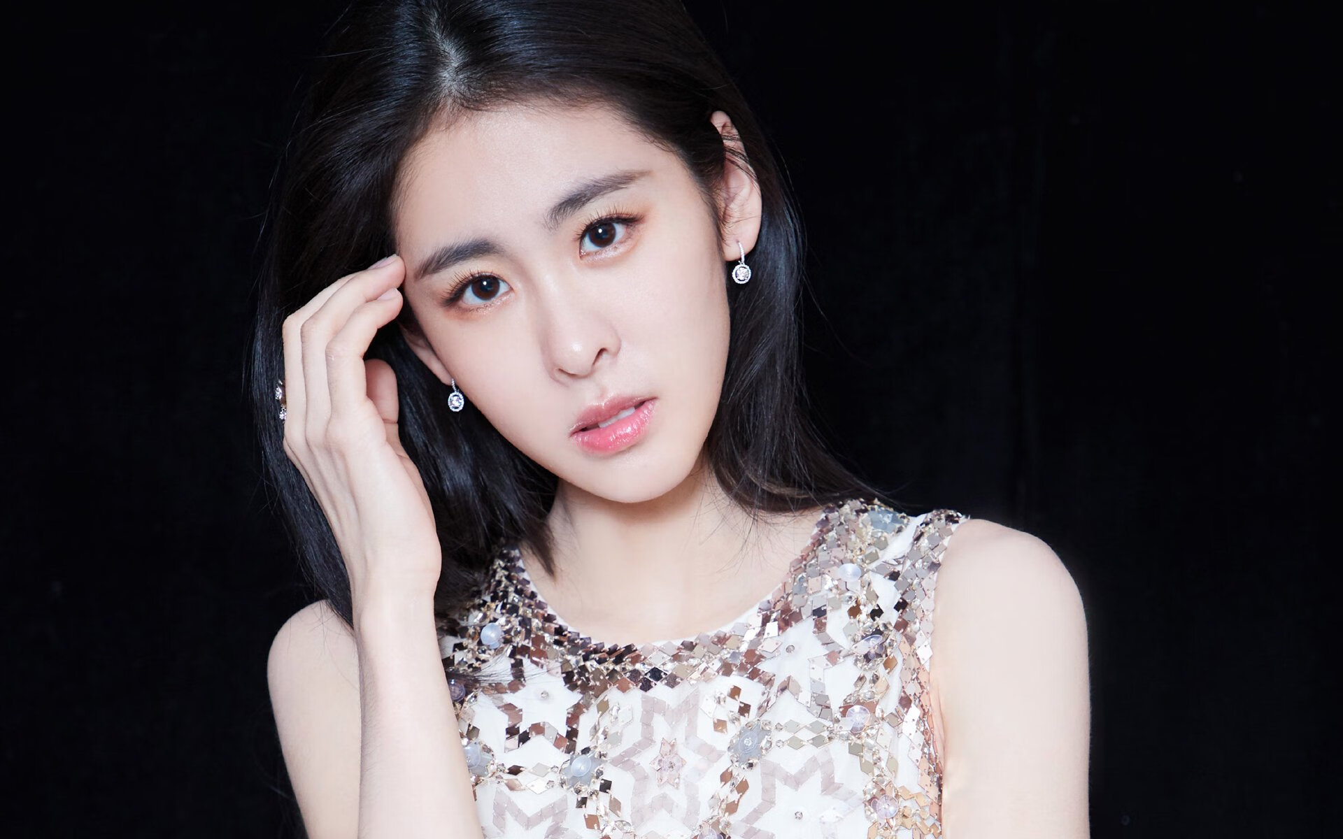 双线战场，一种底色，压力催生的一切完美爆发