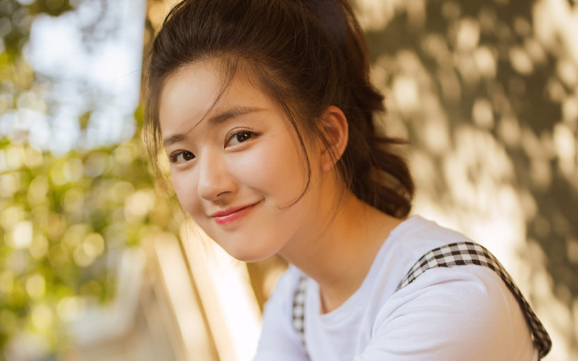 格纳布里一传一射导演逆转，里昂主场强势击退非洲雄鹰尼日利亚